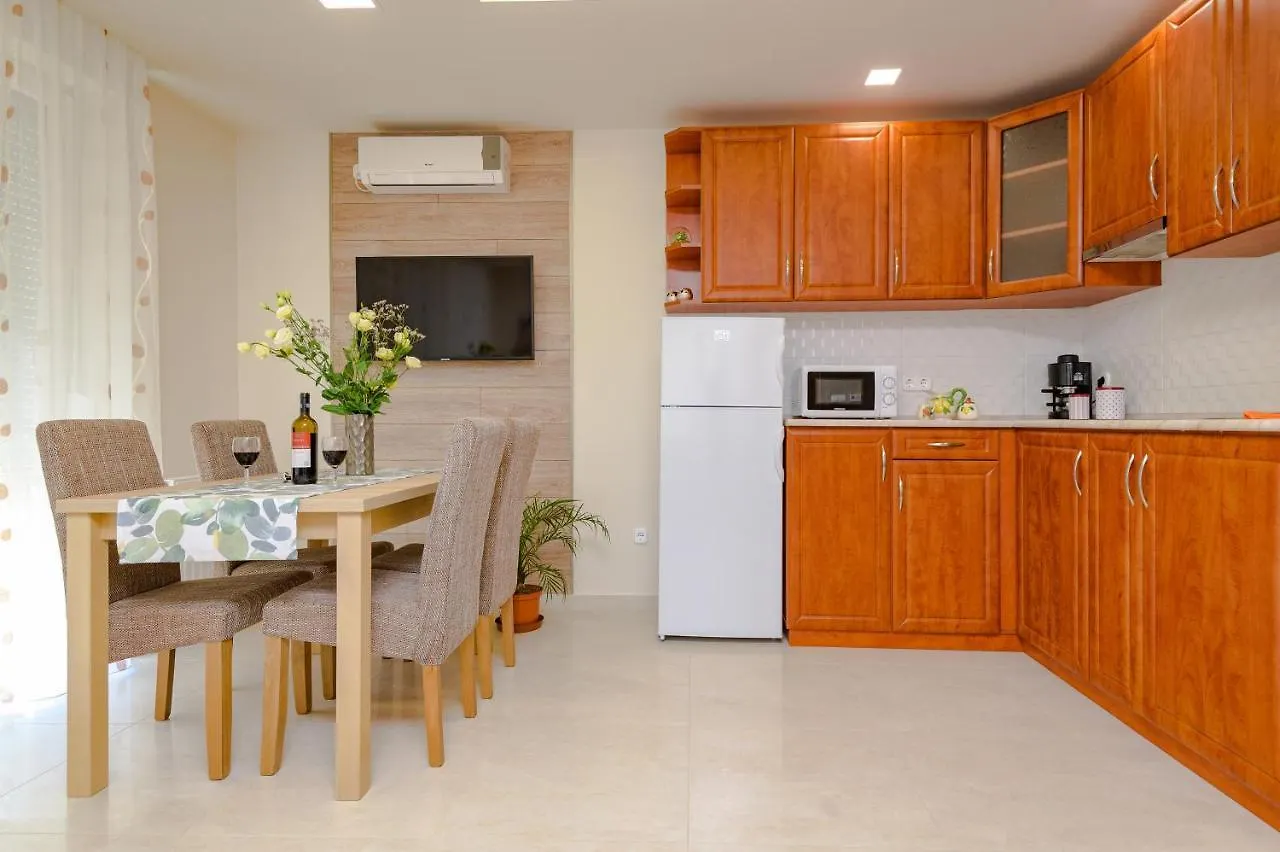 ILLÉS Apartmanok III. Hajdúszoboszló